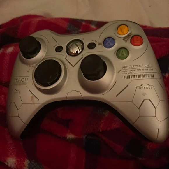 Xbox 360 Controller - Picture 1 of 1